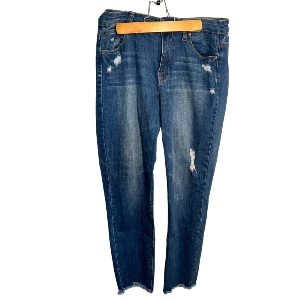Tractr Blu Women's Size 30 Skinny Jean Medium Wash Distressed Raw Hem Stretch